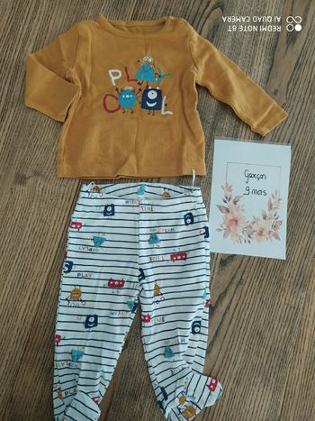 Pyjama 2pieces  neuf 9mois