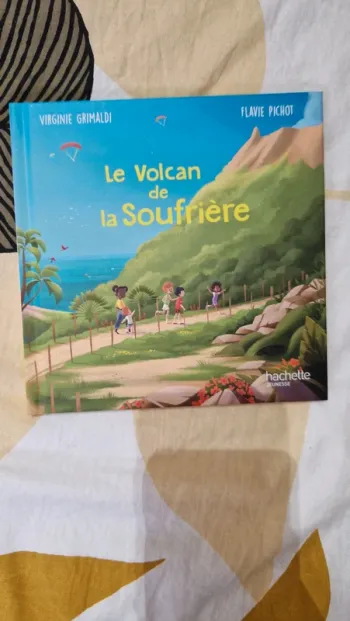 Livre mac do tour de France, le volcan de la soufrière