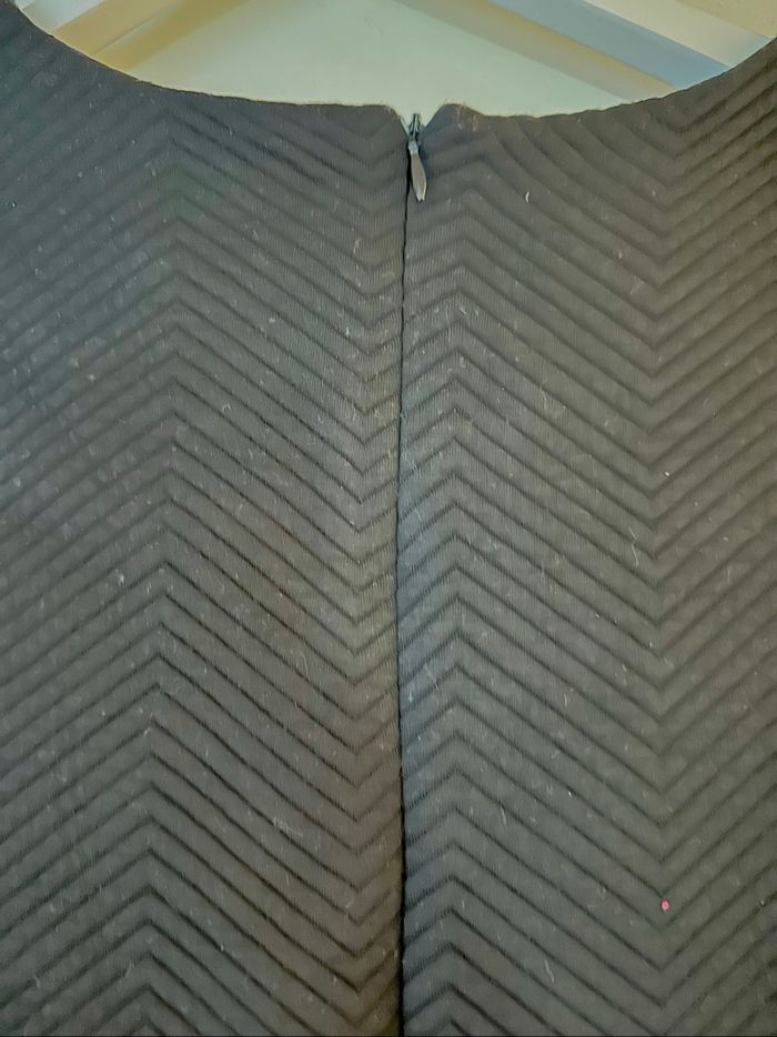 Robe tunique noire bec bijoux de col - photo numéro 5