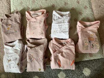 Lot de bodies en 1 mois.