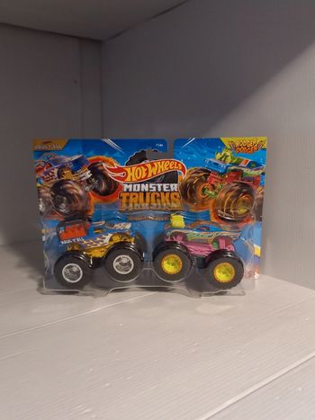 Hotwheel monster truck haul vs rodger