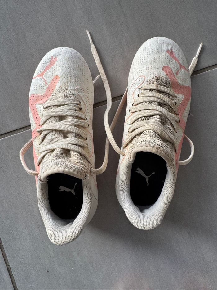 Chaussures de foot pointure 31 - photo numéro 3