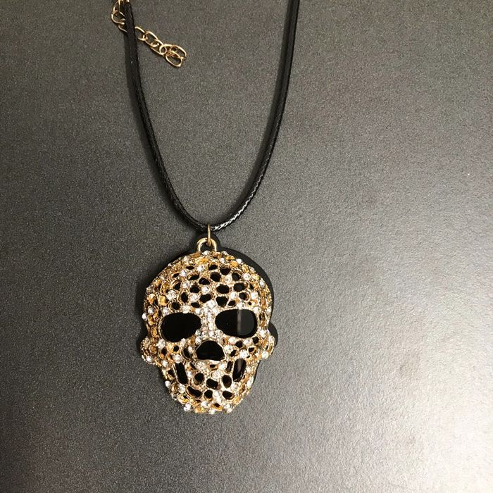 Sautoir tête de mort