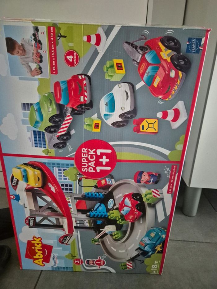 Pack de Garage avec Camion remorque Abrick, Comprend 7 Voitures, - photo numéro 4