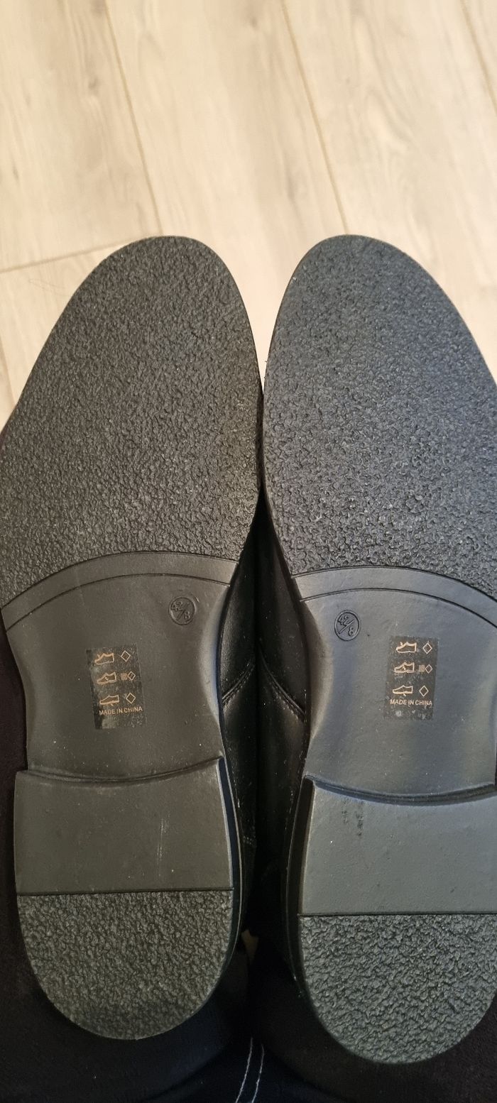 Bottines noires homme taille 42. Toutes neuves - photo numéro 2