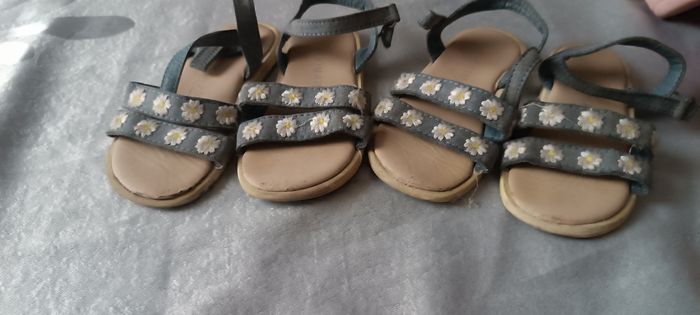 Sandales pointure 27 et 24 2€ la paire - photo numéro 3