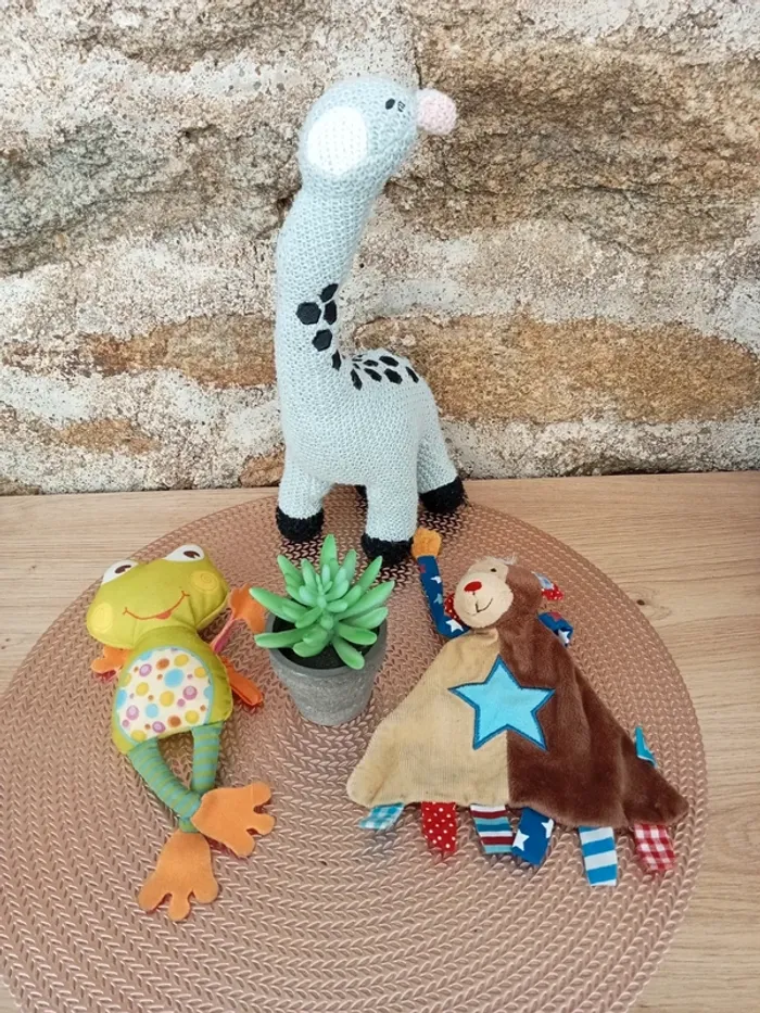 Lot de 3 peluches sensorielles
