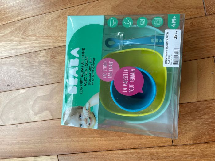 Coffret repas en silicone beaba verre cuillère assiette et bol bleu et jaune jamais utilisé