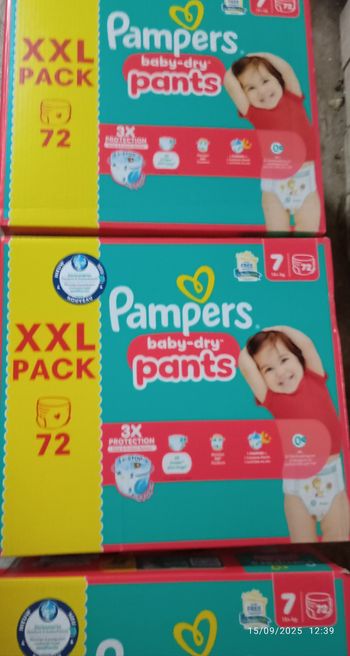 Lot Pampers taille 7