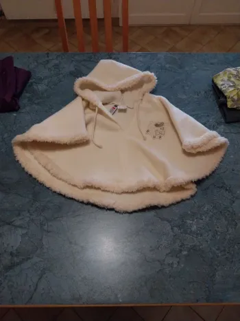 Poncho T.4 ans