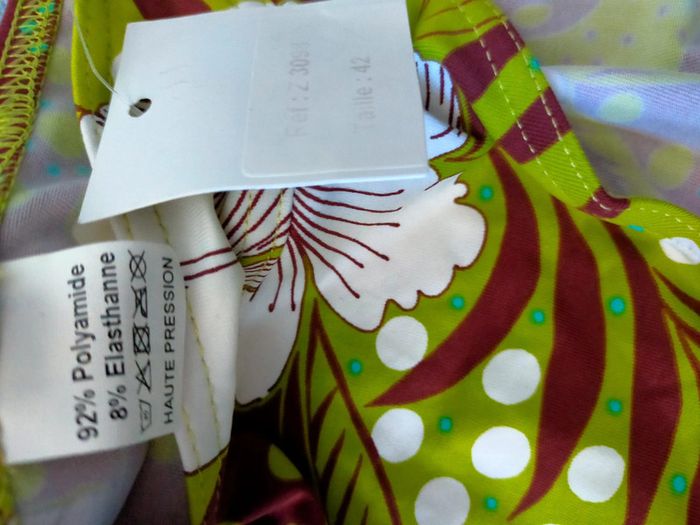 Bas de maillot femme – Imprimé tropical vert & bordeaux – Haute Pression – Neuf avec étiquette - photo numéro 6