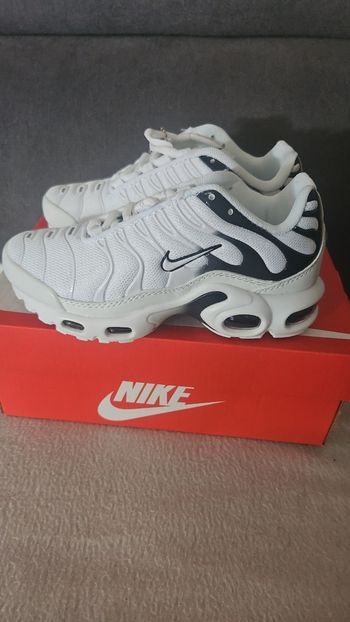 Basket nike tn neuf