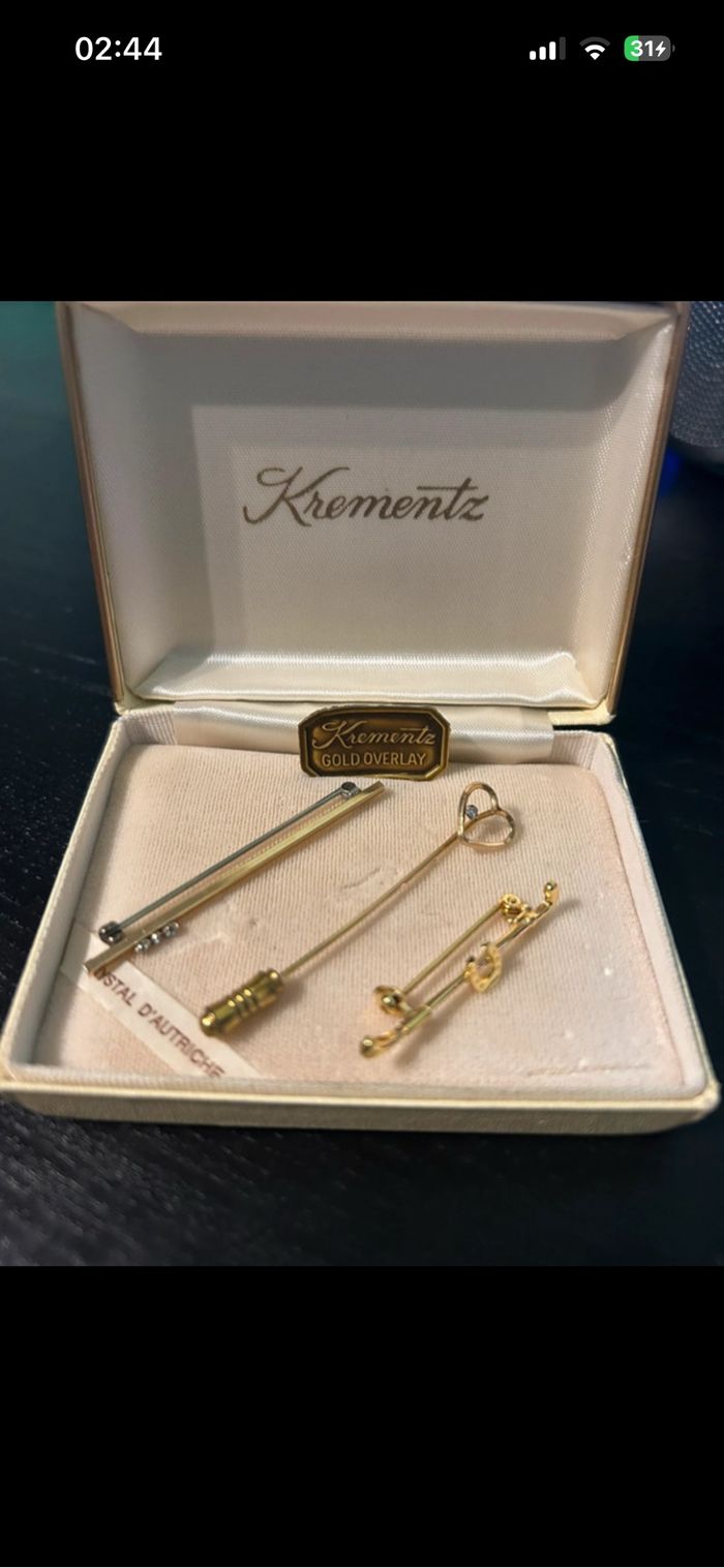 Broches et accessoires de la marque krementz & co