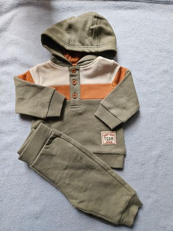 Ensemble neuf jogging pantalon