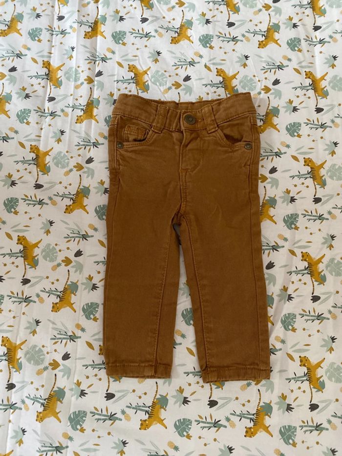 Pantalon tape à l’œil