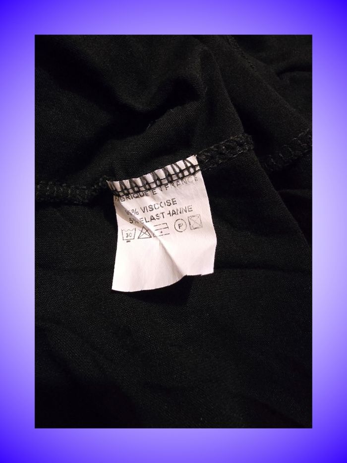 Tee-shirt Noir Fluide Décolleté V – Manches Courtes – Nœuds Décoratifs – Sans Marque – Bon État - photo numéro 3