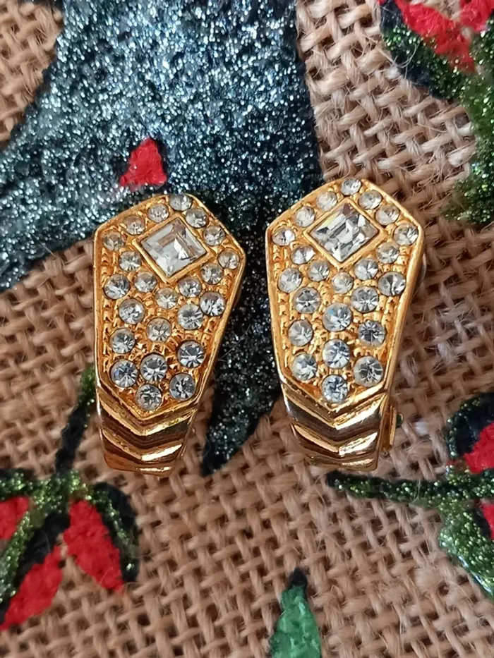 Boucles d'oreilles vintage à clip dorée et strass - photo numéro 3