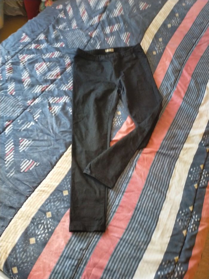 Joli legging noir et bon état - photo numéro 2