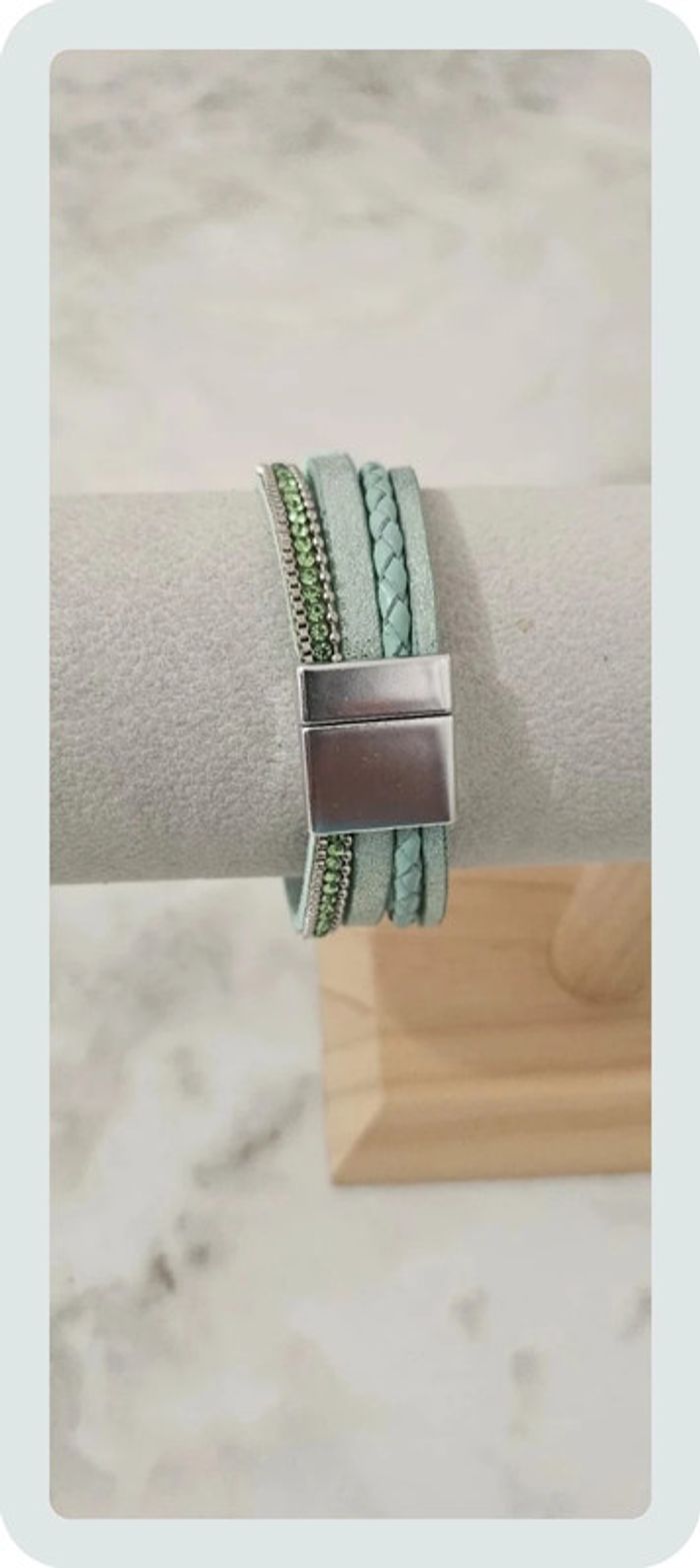 Bracelet en cuir pour femmes - photo numéro 4