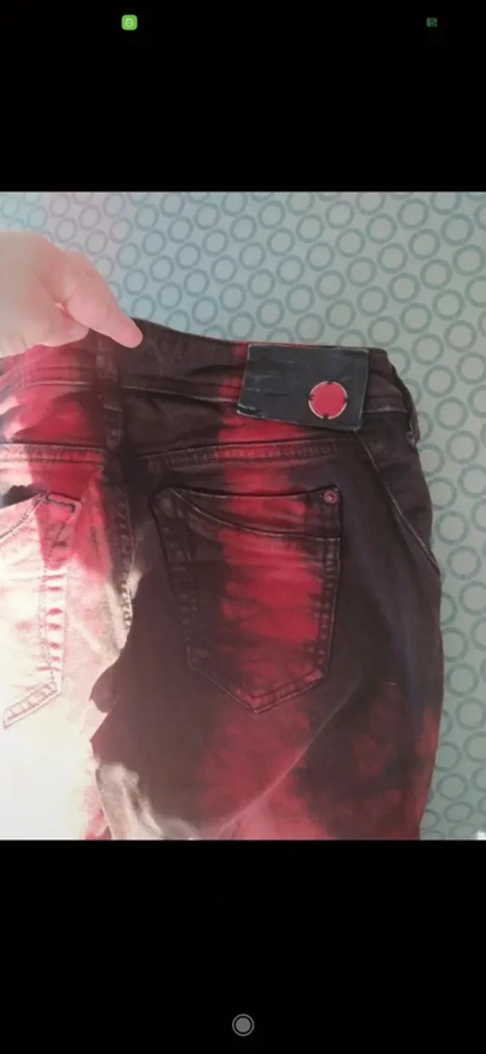 Jean rouge🔴 et noir Skinny Bershka S - photo numéro 3