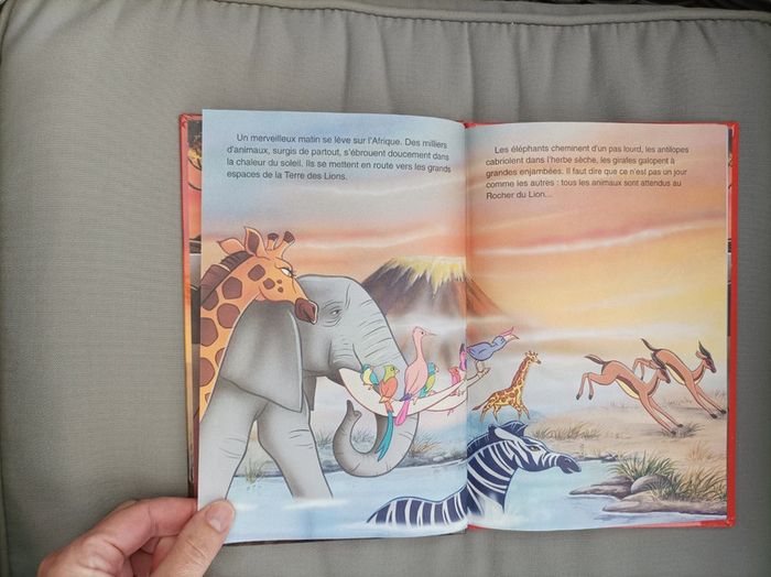 Joli livre " le Roi lion" Disney - photo numéro 4