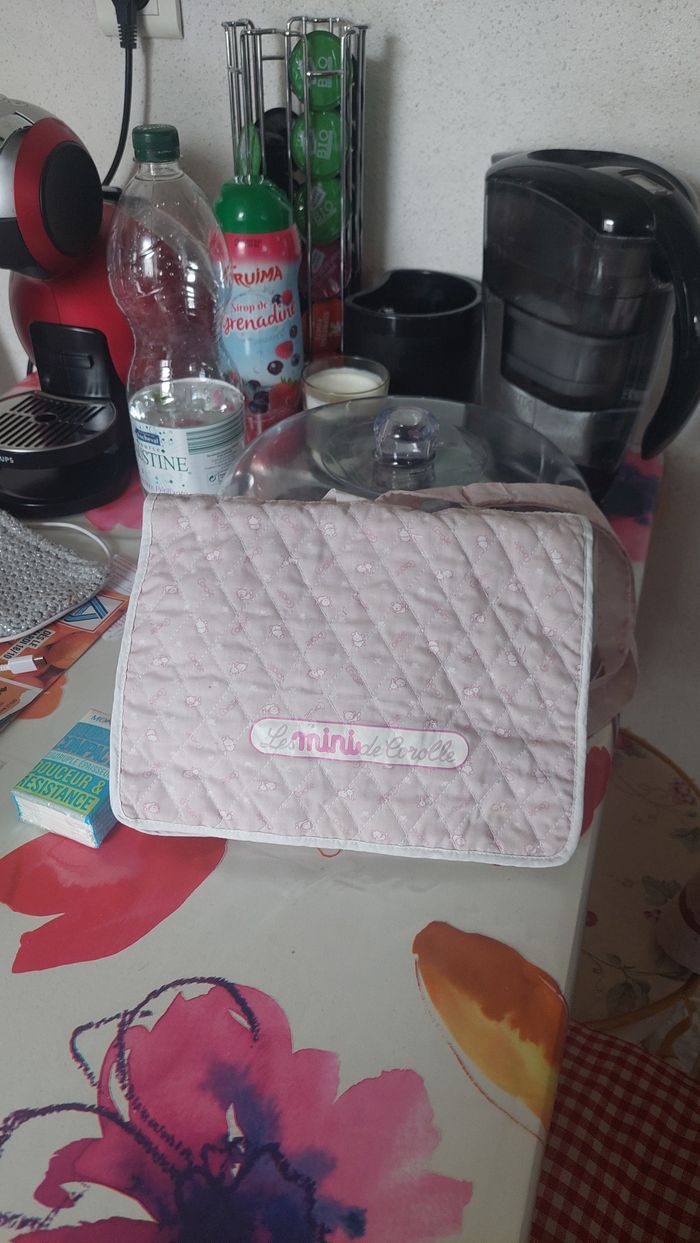 Poupée corolle dans son petit sac de transport - photo numéro 2