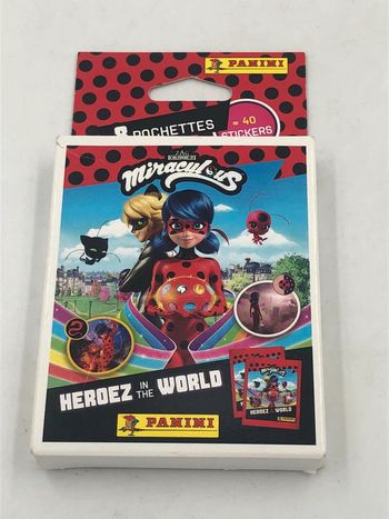 Coffret cartes Panini Heroez in the World neuf