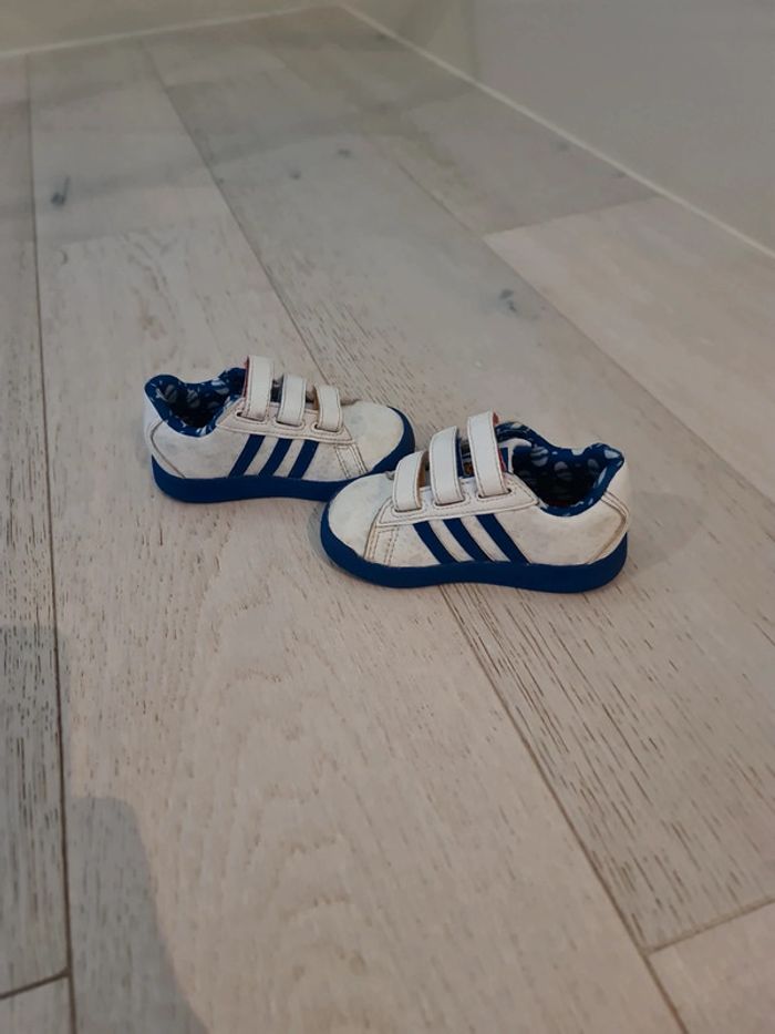 Baskets Adidas Winnie pointure 22 - photo numéro 16