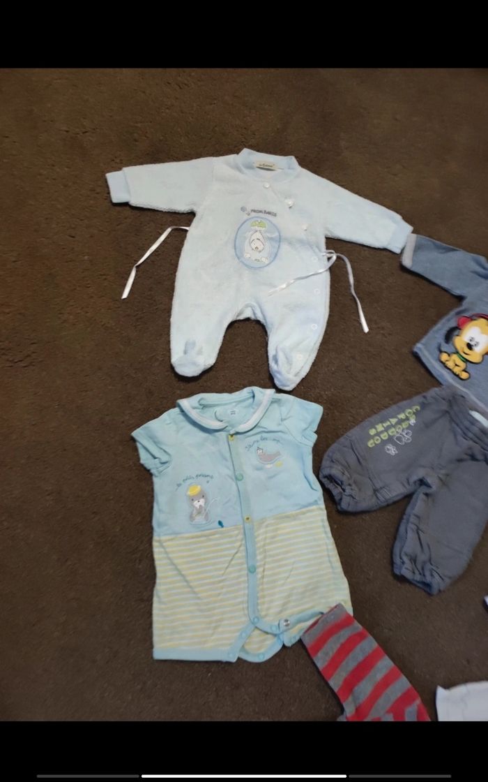 Lot vêtements 1 mois - photo numéro 2