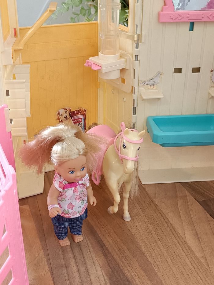 Écurie barbie avec 2 poupées, 2 chevaux et accessoires - photo numéro 3