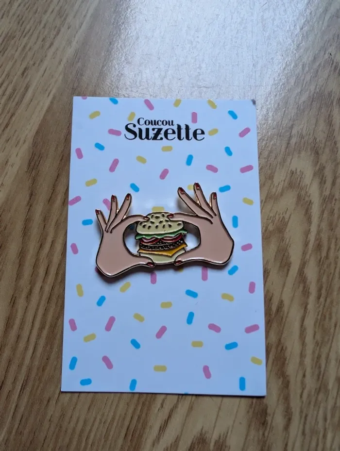 Pin's Coucou Suzette