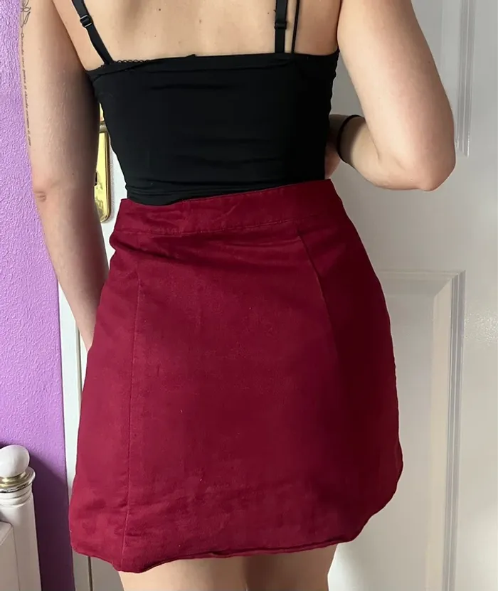 Jupe rouge bordeaux style daim H&M - photo numéro 2