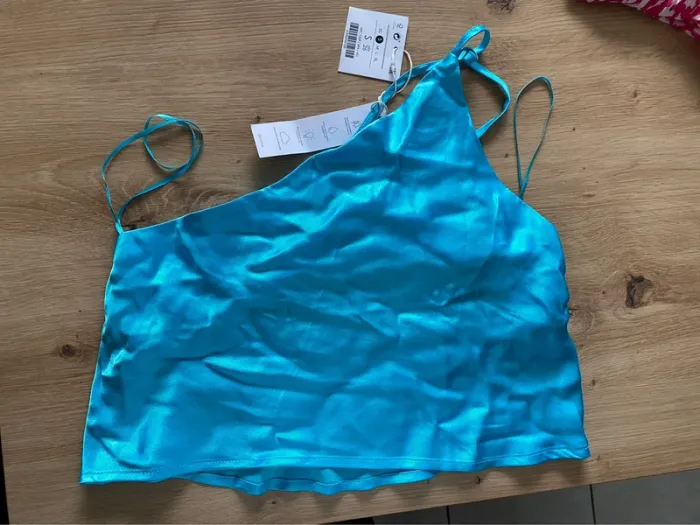 Top court Bleu Asymétrique