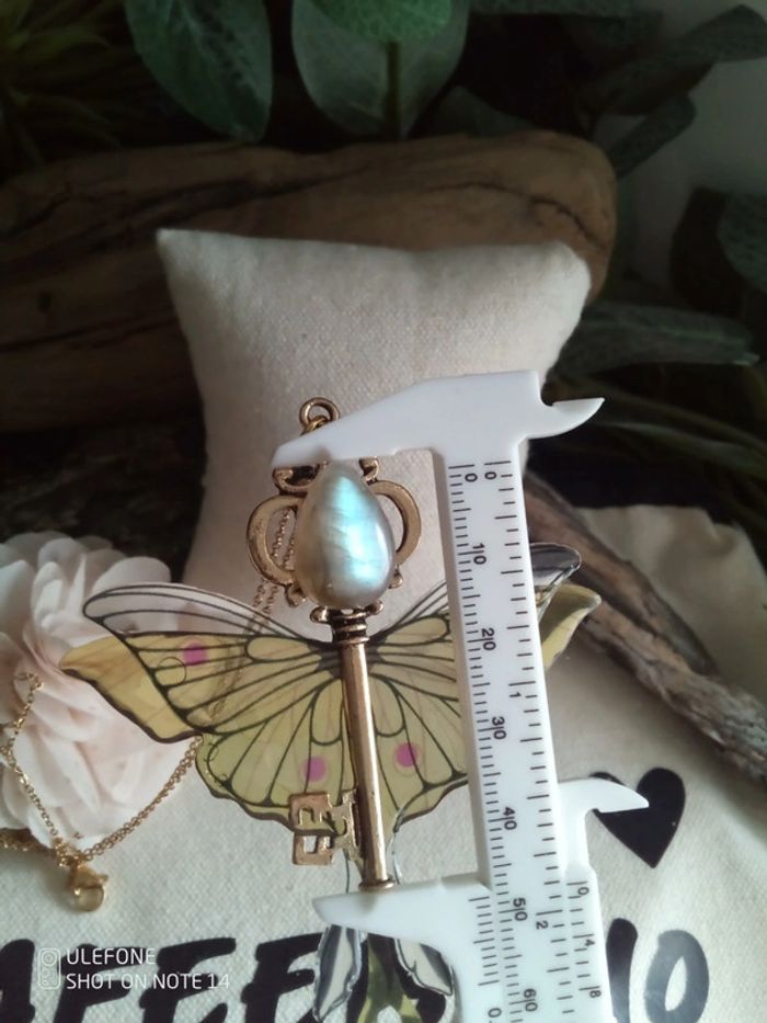Collier sautoir clé ailes de papillon avec pierre naturelle de Labradorite + carte - photo numéro 4