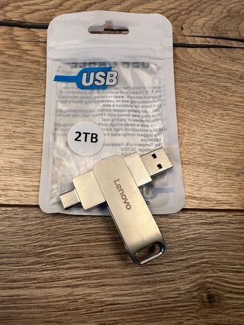 Clé USB 2 To Neuve 