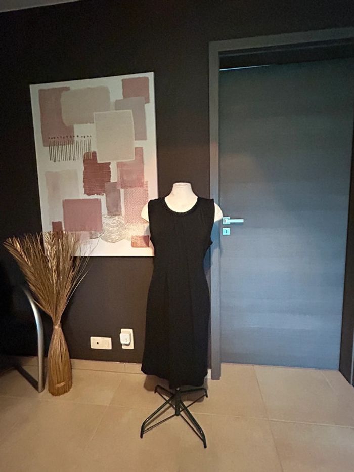 Robe noire Fille à suivre T3 - photo numéro 2