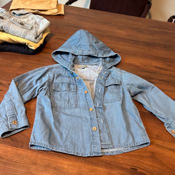 Chemise à capuche