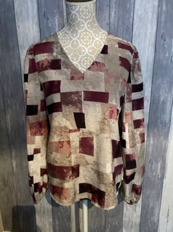 Blouse grise et rose