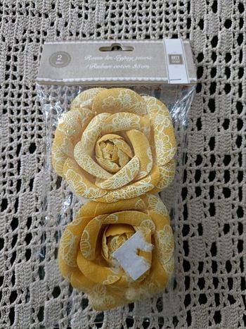 2 rose en lin d'environ 9cm de diamètre