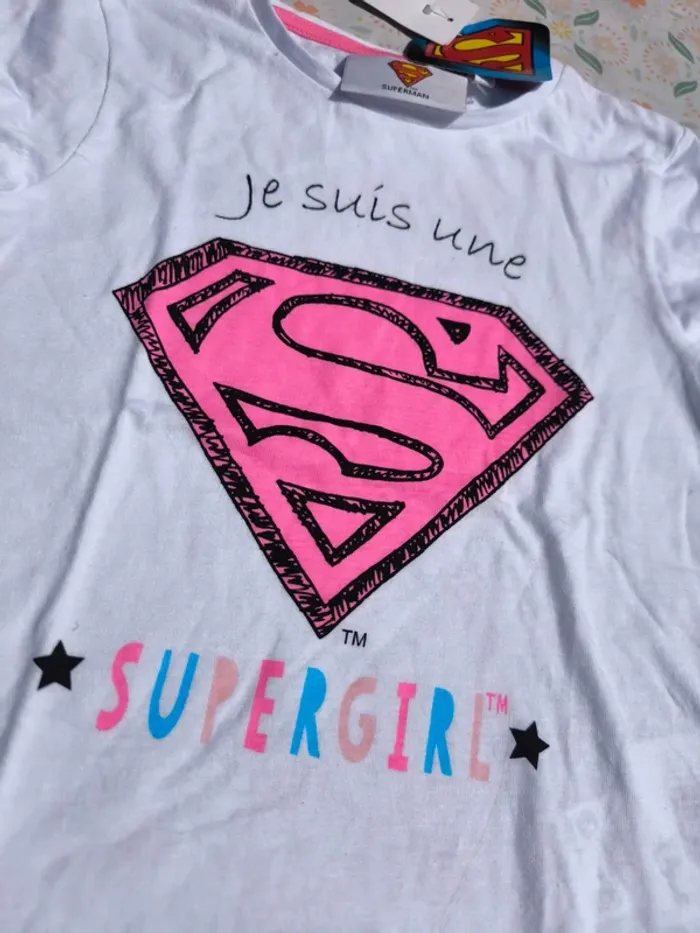 T-shirt neuf - photo numéro 2