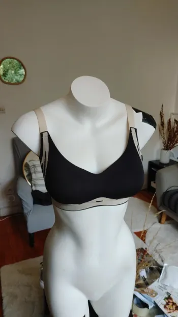 Soutien-gorge en polyamide nylon rembourré