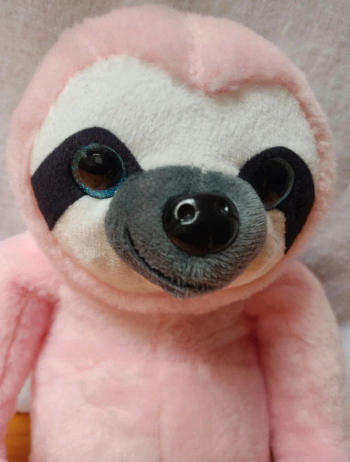 🦥Peluche paresseux rose yeux brillants 🦥 - photo numéro 3