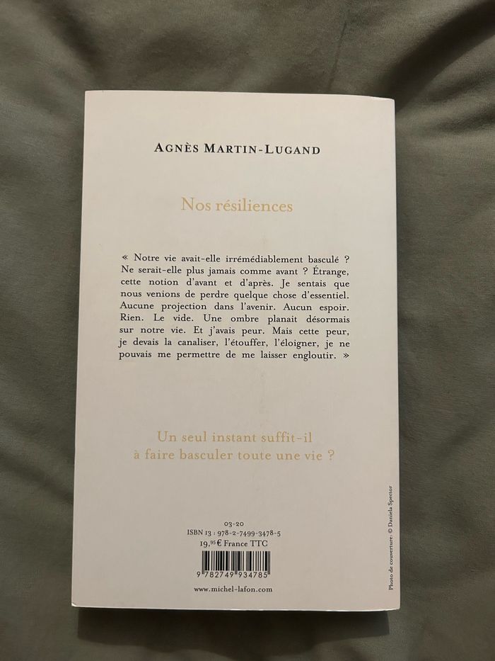 Agnès Martin-Lugand - Nos resiliences - photo numéro 2