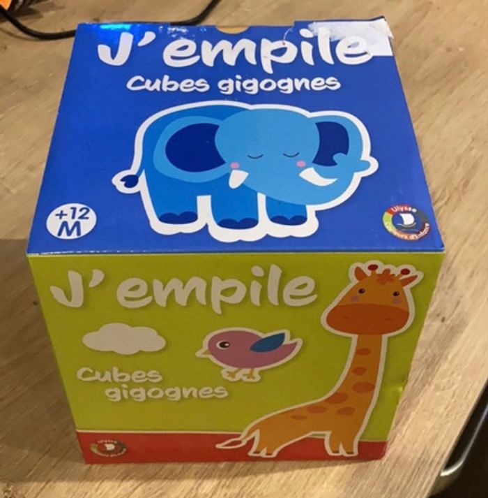 Cube à empiler