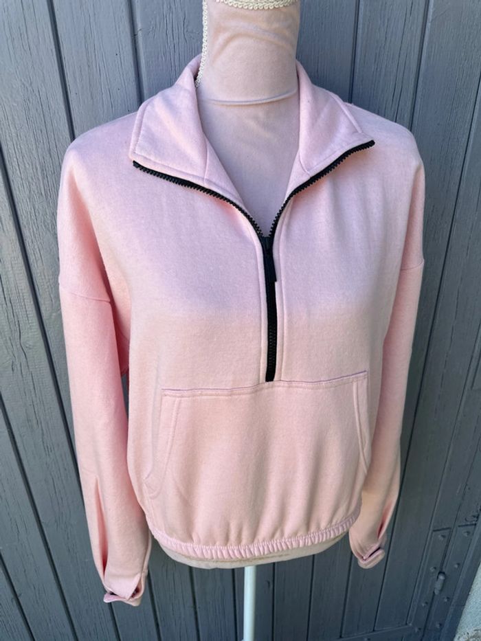 Sweat rose clair col décolleté fermeture éclair - photo numéro 2