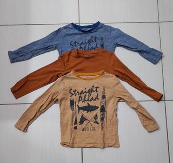 T shirts 6 ans 
Bon état 