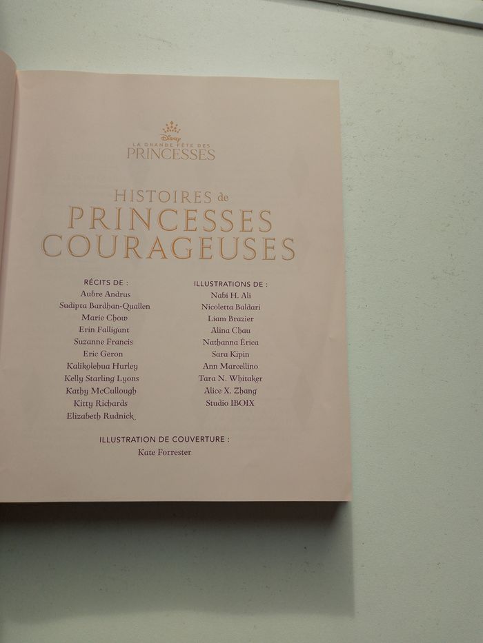 Livre Histoires de princesses courageuses Disney - photo numéro 2