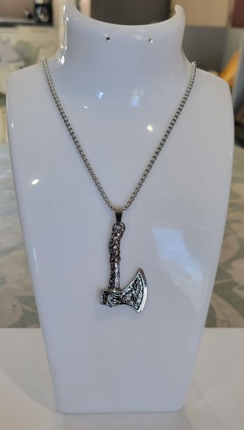 COLLIER PENDENTIF HACHE ARGENTEE ! NEUF !