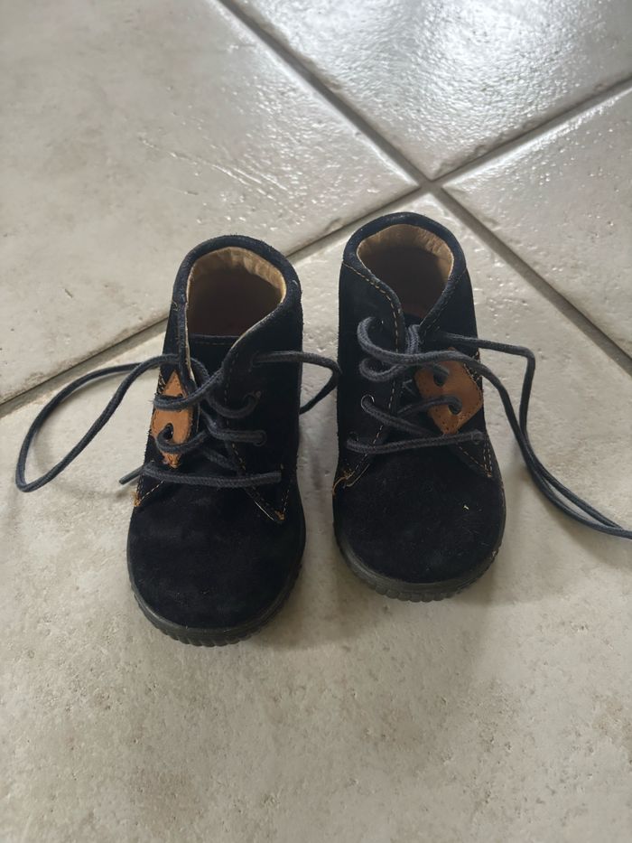 Chaussure garçon taille 19