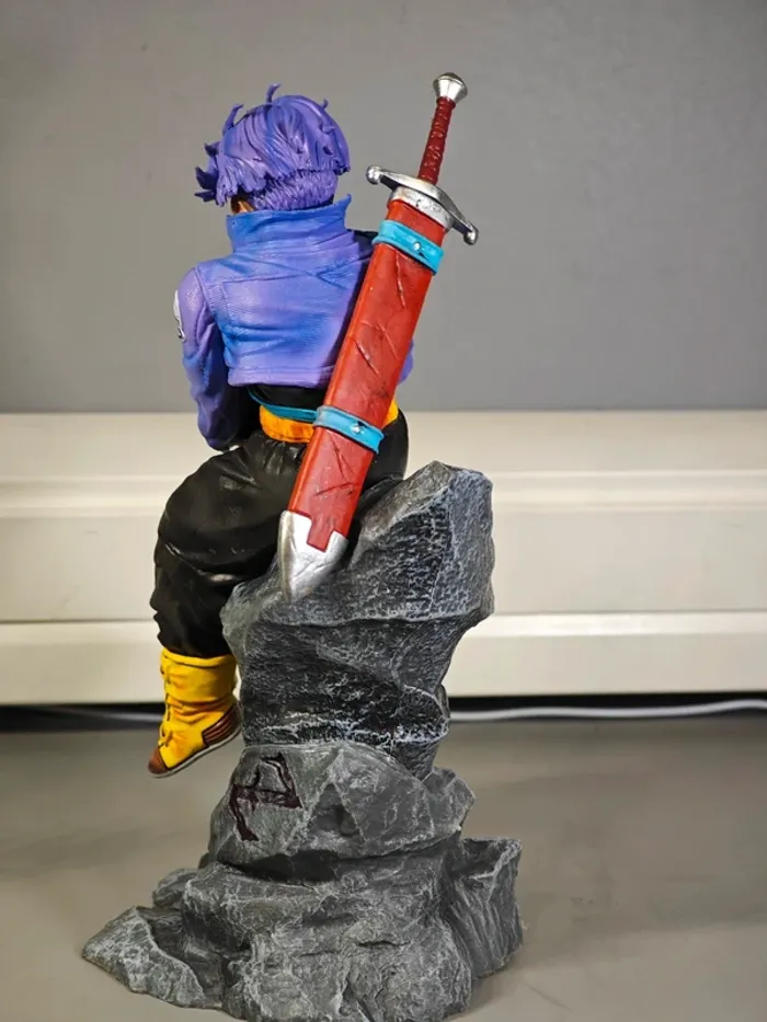 Figurine Dragon Ball Z : Mirai Trunks 26cm neuve avec boîte - photo numéro 5